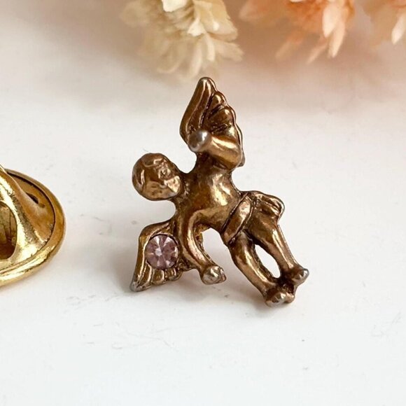 Teeny Tiny Cherub Gold T Angel Figural Vintage Religious | Catholic Lapel Pin - Picture 1 of 8